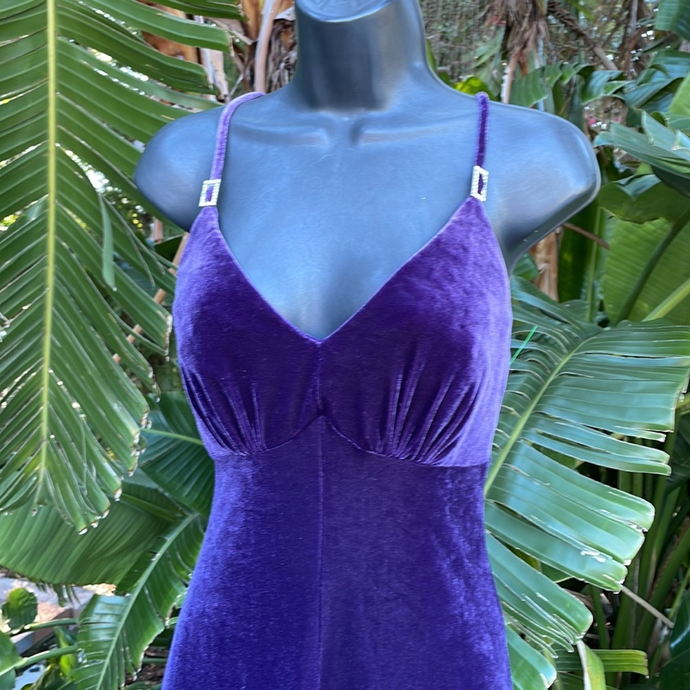 Rimini velvet Slipdress with rhinestones - Picture 3 of 9